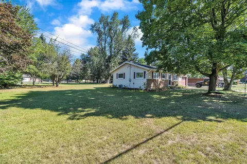 2700 Osage, Jackson, MI 49202 photo 3
