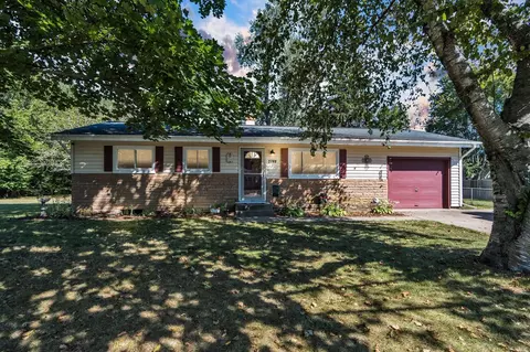 2700 Osage, Jackson, MI 49202 photo 2