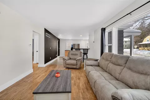 Living - 739 Randolph, Jackson, MI 49203 photo 4 of 4