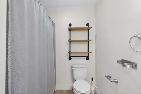 Bath - 739 Randolph, Jackson, MI 49203 photo 2 of 3