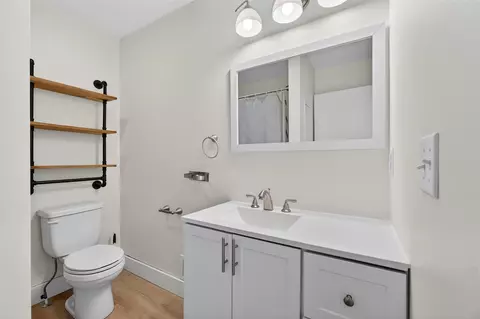 Bath - 739 Randolph, Jackson, MI 49203 photo 1 of 3