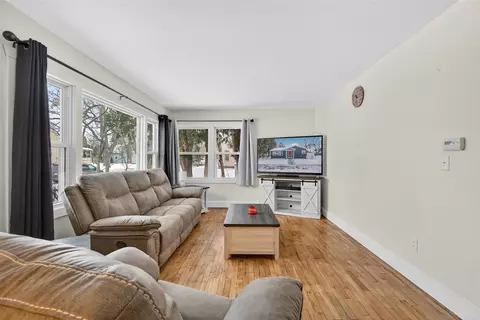 Living - 739 Randolph, Jackson, MI 49203 photo 1 of 4
