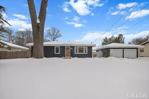 3958 Oak Vly, Wyoming, MI 49519