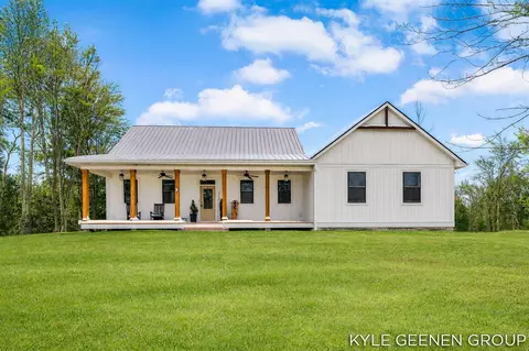 312 48th, Zeeland, MI 49464