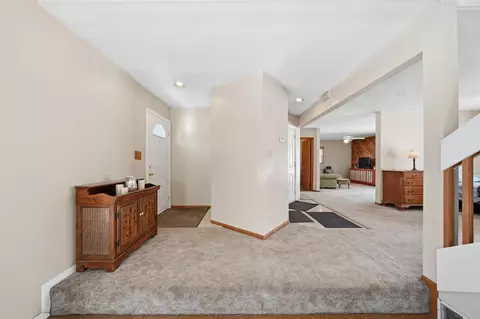 Entry Way - 3357 Robinson, Jackson, MI 49203 photo 1 of 2