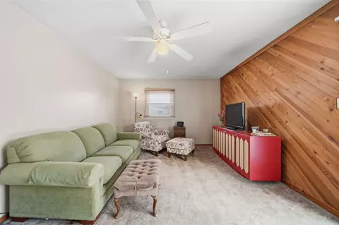 Living - 3357 Robinson, Jackson, MI 49203 photo 4 of 4