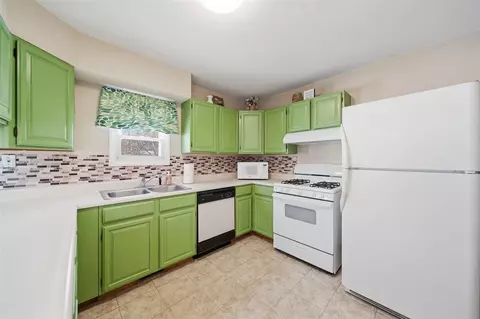 Kitchen - 3357 Robinson, Jackson, MI 49203 photo 1 of 2