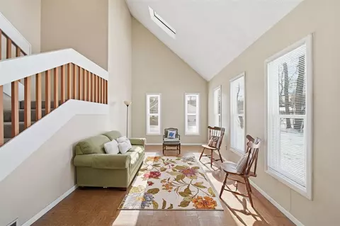 Living - 3357 Robinson, Jackson, MI 49203 photo 2 of 4