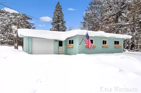 262 40th, Allegan, MI 49010
