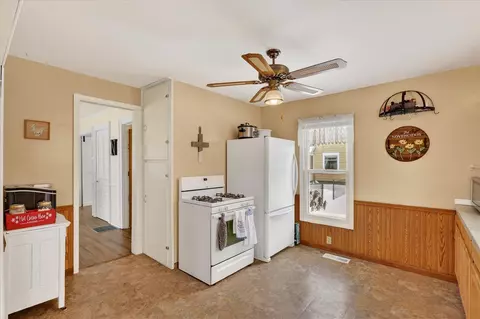Kitchen - 134 Cherry, Climax, MI 49034 photo 3 of 3