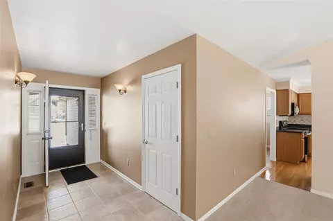 Entry Way - 73986 Madison, Armada, MI 48005 photo 1 of 1