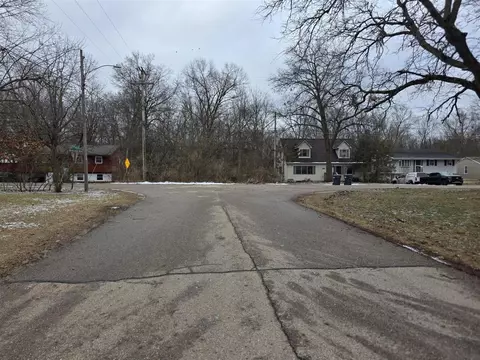 V/l Bronson, Plainwell, MI 49080 photo 4