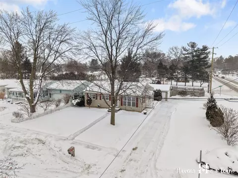 5186 Mildred, Kentwood, MI 49508