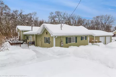 1830 S S Park, Benton Harbor, MI 49022