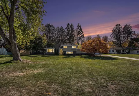 1187 Yorkshire, Norton Shores, MI 49441