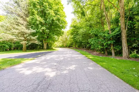 4172 Pine Wood, Benton Harbor, MI 49022