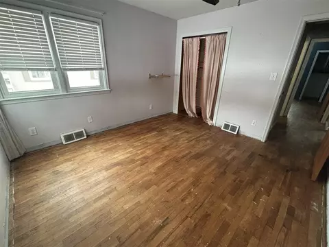 Bedroom - 400 Colfax, Jackson, MI 49203 photo 1 of 3