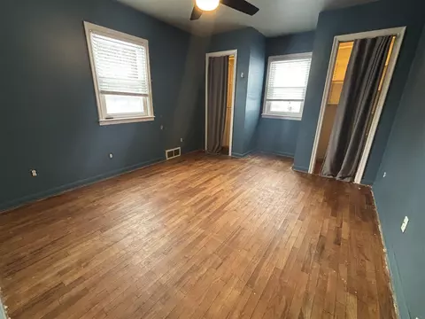 Bedroom - 400 Colfax, Jackson, MI 49203 photo 2 of 3
