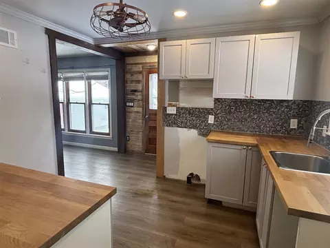 Kitchen - 400 Colfax, Jackson, MI 49203 photo 2 of 2