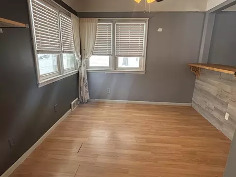 Living - 400 Colfax, Jackson, MI 49203 photo 1 of 4