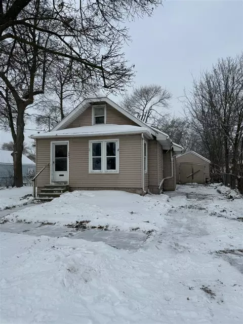 1941 Polly, Lansing, MI 48906