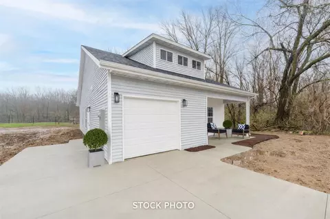 721 Victory Ln, Cassopolis, MI 49031