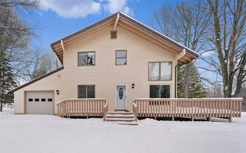 7333 River Rdg, Canadian Lakes, MI 49346