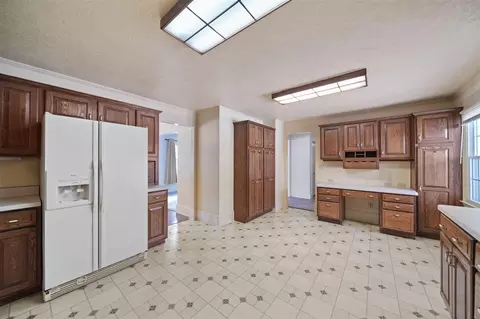 Kitchen - 4845 Firethorne, Jackson, MI 49201 photo 2 of 4