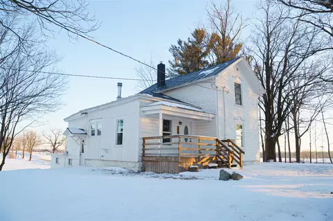 6005 N Messer, Freeport, MI 49325