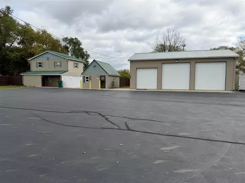 396 N 398 N 20th, Springfield, MI 49037
