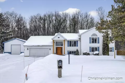 7099 Silver Lk, Rockford, MI 49341