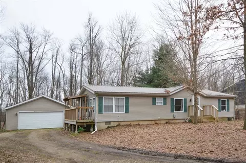 65839 Elbow Lk, Jones, MI 49061