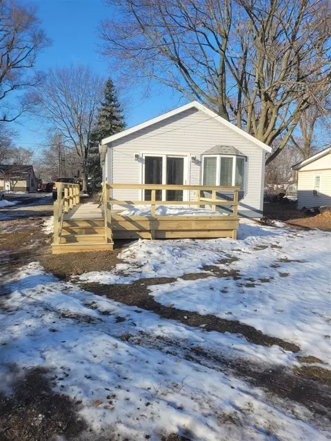 1872 Burton, Muskegon, MI 49442