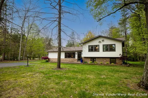 15991 Croswell, West Olive, MI 49460