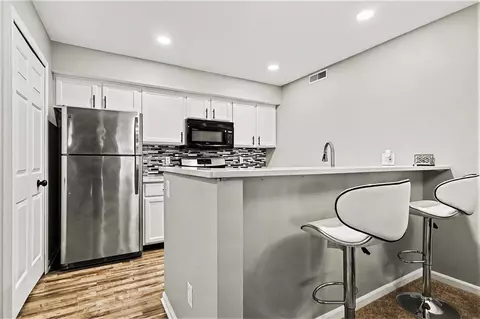 Kitchen - 313 Westbrook, Marshall, MI 49068 photo 2 of 2