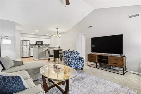 Living - 313 Westbrook, Marshall, MI 49068 photo 2 of 5
