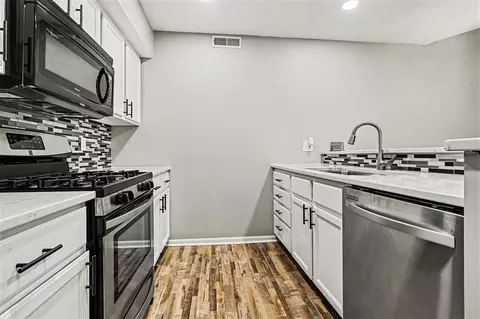 Kitchen - 313 Westbrook, Marshall, MI 49068 photo 1 of 2