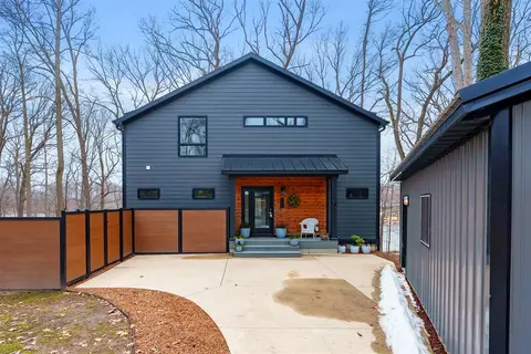 130 Singer Lk, Baroda, MI 49101