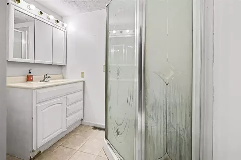 Bath - 5947 E State, Hastings, MI 49058 photo 1 of 2