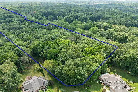 7670 Wood Violet, Ada, MI 49301