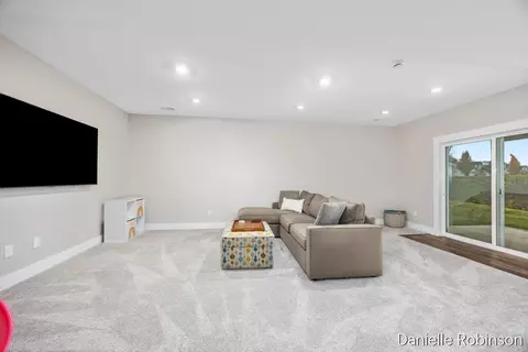 Living - 3361 Box Elder, Jenison, MI 49428 photo 5 of 6