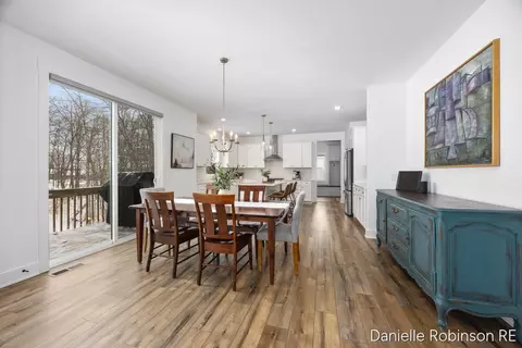 Dining - 3361 Box Elder, Jenison, MI 49428 photo 2 of 3