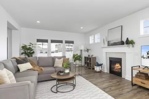 Living - 3361 Box Elder, Jenison, MI 49428 photo 2 of 6