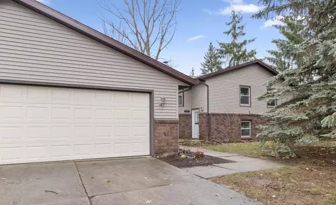 4690 Stauffer, Grand Rapids, MI 49508