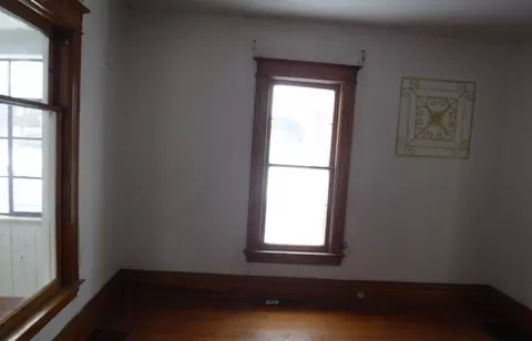 Living - 919 4th, Three Rivers, MI 49093 photo 1 of 4