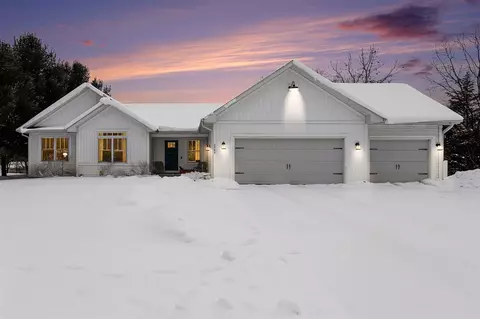 4945 Landing, Kalamazoo, MI 49048