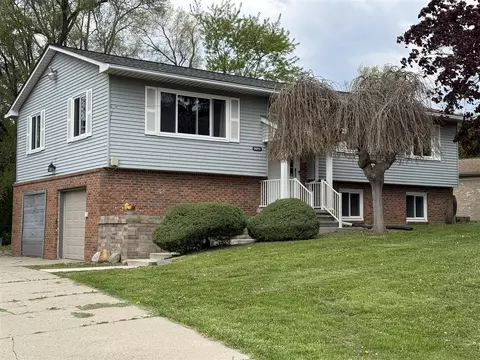 24213 Broadview, Farmington Hills, MI 48336