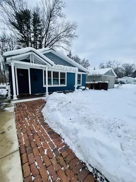 3624 Lowden, Kalamazoo, MI 49008