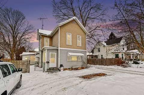 118 N Hudson, Lowell, MI 49331