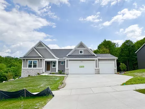 5940 Valley Pt, Caledonia, MI 49316
